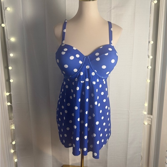 Blue and White Polka Dot Tankini and Bottoms - Picture 2 of 10